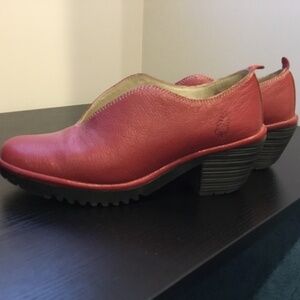 Fly Shoes, US size 8, Red